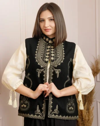 Vesta traditionala neagra cu broderie florala crem Catalina 02
