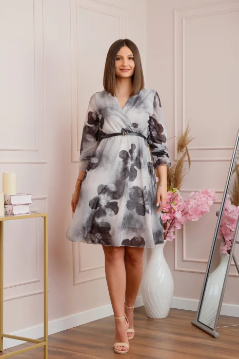 Rochie eleganta Melody gri din voal cu imprimeu floral negru si bust petrecut