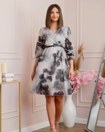 Rochie eleganta Melody gri din voal cu imprimeu floral negru si bust petrecut