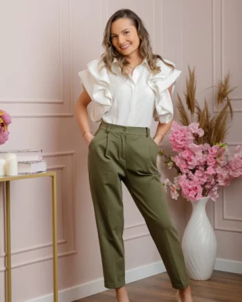 Pantaloni Brianna cu pense si croi conic - Kaki