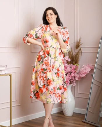 Rochie vaporoasa Emmeline cu volane si imprimeuri florale - Roz pastel