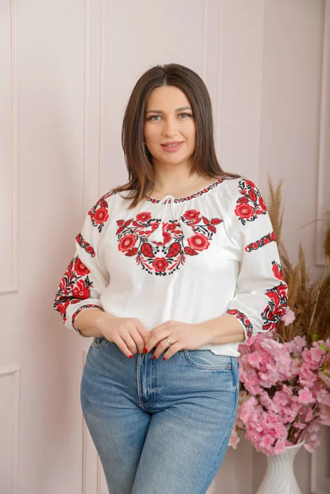 Ie traditionala alba cu motiv floral rosu Carina