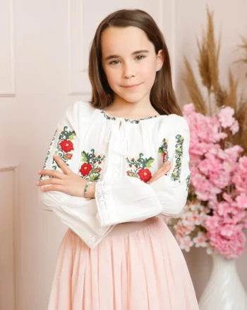 Ie traditionala alba pentru fetite cu motiv floral rosu Anabela
