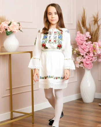 Compleu traditional alb pentru fetite cu motiv floral multicolor Ines