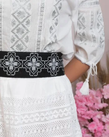 Brau traditional negru cu motiv floral gri Andreea