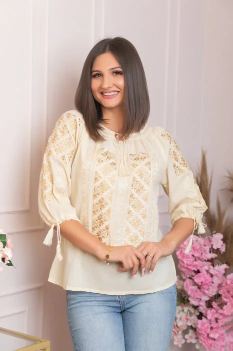 Ie traditionala crem cu motiv floral auriu Melissa