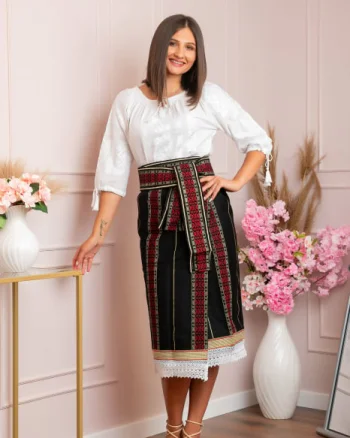 Set traditional catrinta si brau cu broderie rosie Octavia 01