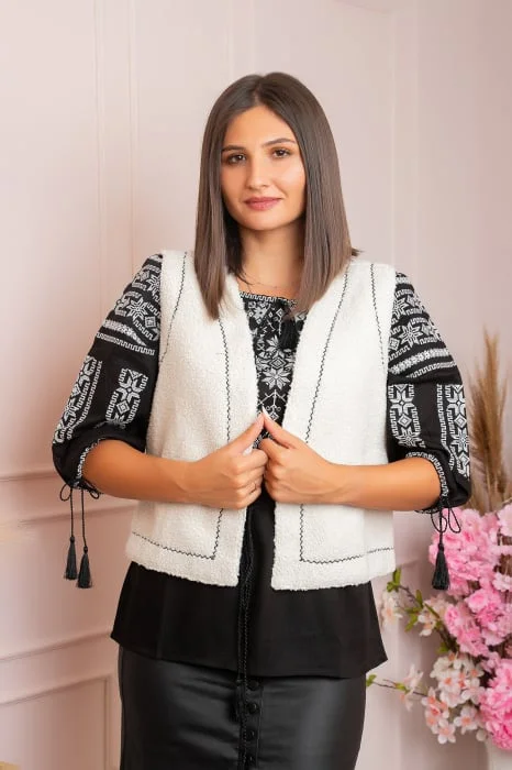 Vesta traditionala alba de dama tip blanita Eva