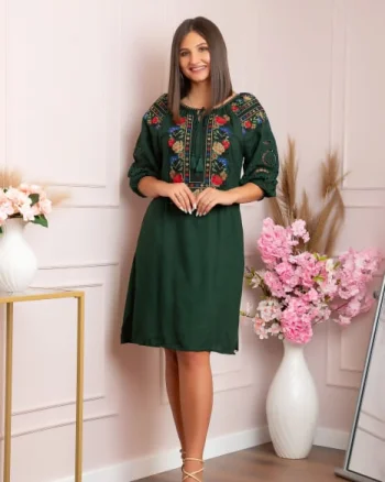 Rochie traditionala verde cu motiv floral multicolor Simona 05