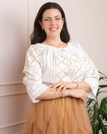 Bluza tip ie alba cu motiv geometric auriu Tiana