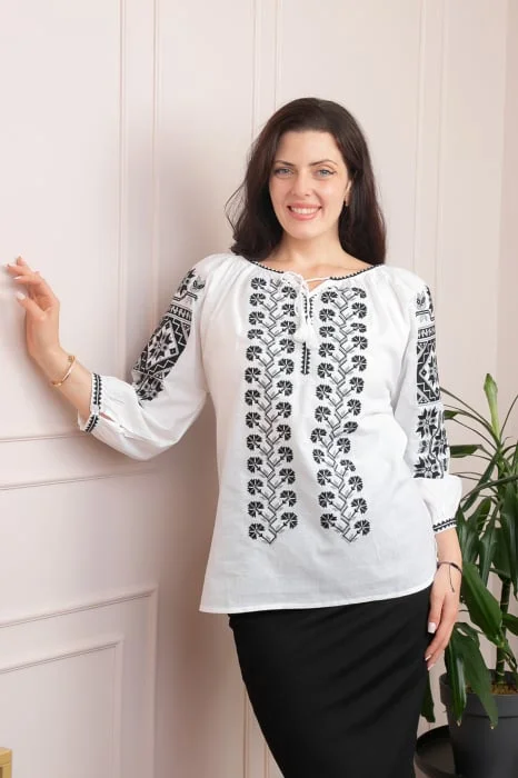 Bluza tip ie alba cu motiv geometric negru Celina 01