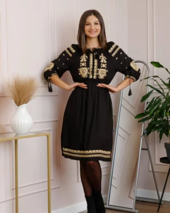 Rochie traditionala neagra cu motiv floral auriu Raluca