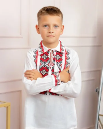 Camasa traditionala de baieti alba cu motiv geometric rosu Catalin 02