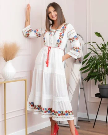 Rochie traditionala alba cu motiv floral multicolor Patricia