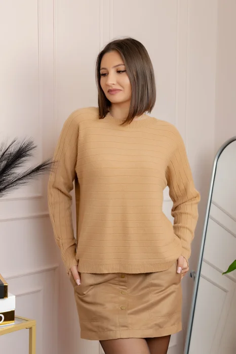 Pulover tricotat Lindsey cu dungi fine - Camel