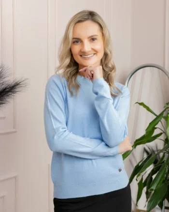 Pulover tricotat fin cu detalii ondulate Caroline - Bleu