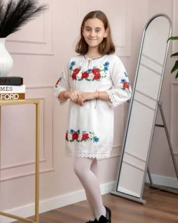 Rochie traditionala alba pentru fetite cu motiv floral rosu Aurora
