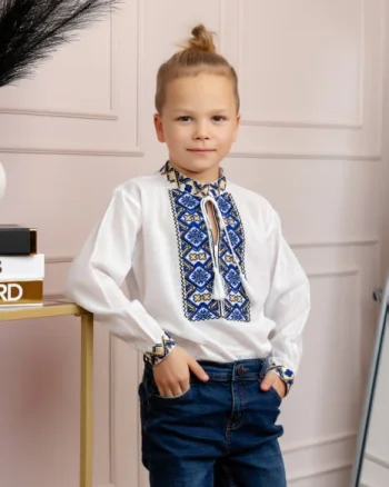 Camasa traditionala de baieti alba cu motiv geometric albastru Tiberiu 01