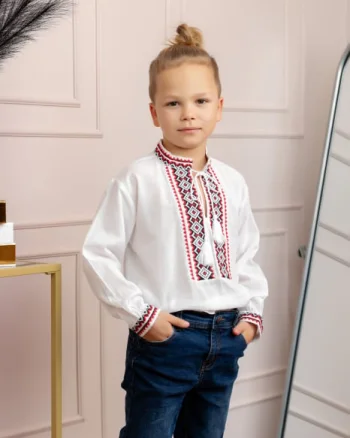 Camasa traditionala de baieti alba cu motiv geometric rosu Daniel 01