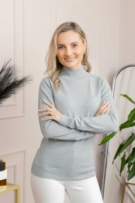 Pulover Ellen din tricot subtire cu guler inalt - Gri