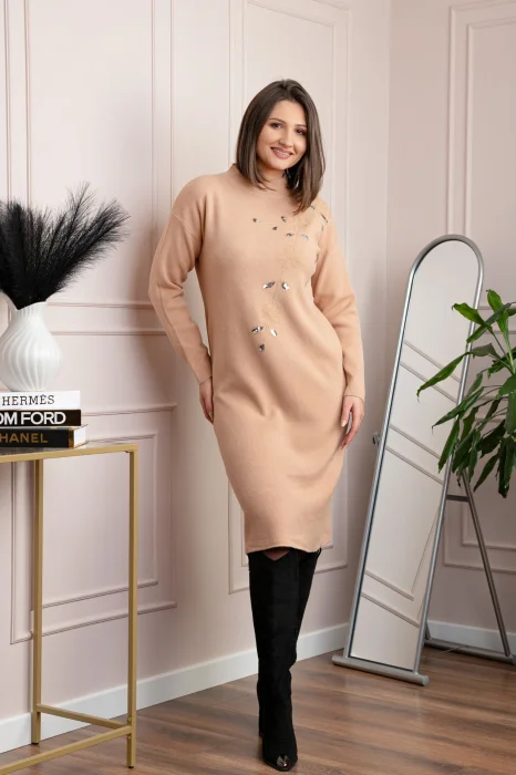 Rochie tricotata crem Katherine cu flori in relief si paiete argintii