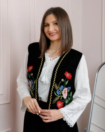 Vesta din catifea neagra cu motiv floral multicolor Loredana