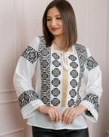Bluza alba cu motiv geometric negru Simina
