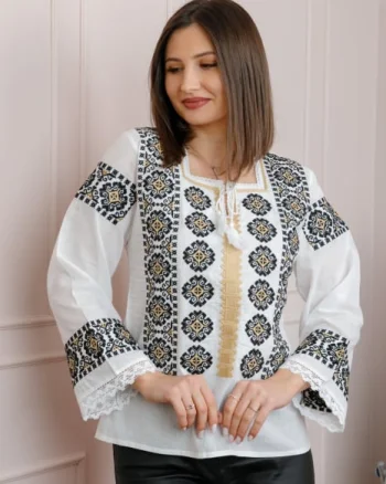 Bluza alba cu motiv geometric negru Simina