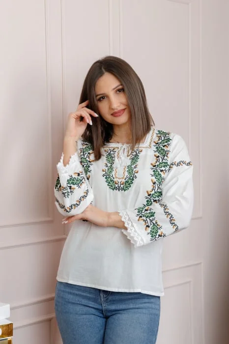 Bluza alba cu motiv floral verde Teodora