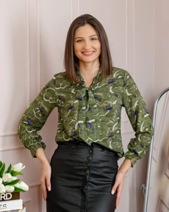 Bluza eleganta Nathalie cu funda la gat si imprimeu verde olive