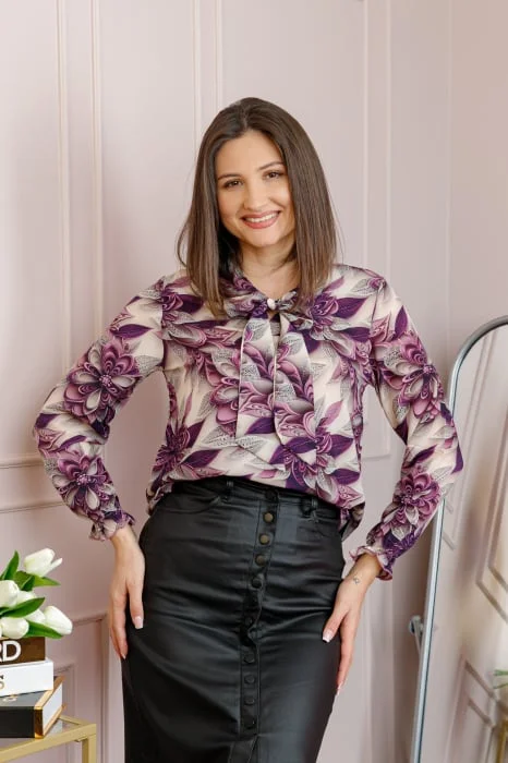 Bluza eleganta Nathalie cu funda la gat si imprimeu mov si bej