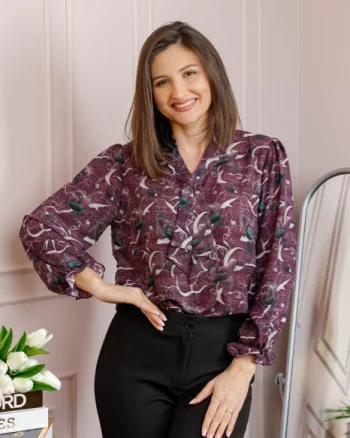 Bluza eleganta Sophie cu aplicatie tip cravata si imprimeu mov pruna si verde petrol