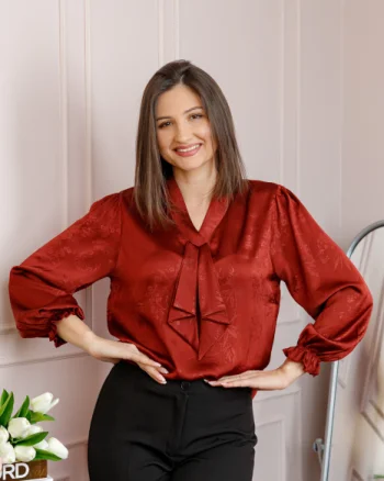 Bluza dama satinata rosu grena cu aplicatie tip cravata Yvonne