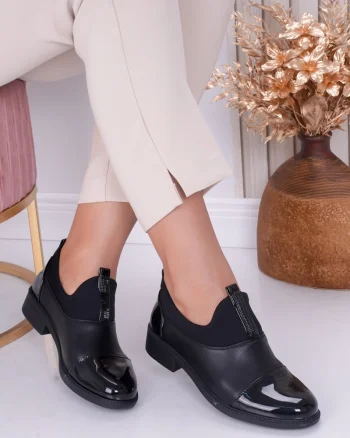 Pantofi dama casual Negri din Piele Ecologica si Lacuita Rary