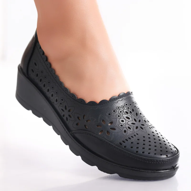 Pantofi dama Negri din Piele Ecologica Desi