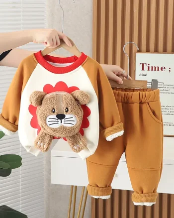 Set Marko, cu leu 3D și pantalon...