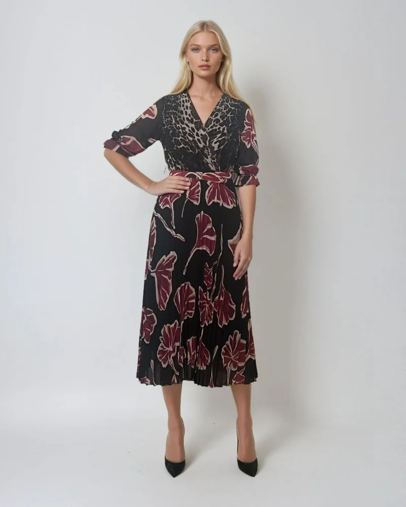 Rochie lungă cu imprimeu, decolteu adânc și plisată negru - Unica S-L