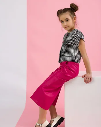 Compleu casual pantaloni evazati din piele ecologica fuchsia + bluza pentru fete -  Doris