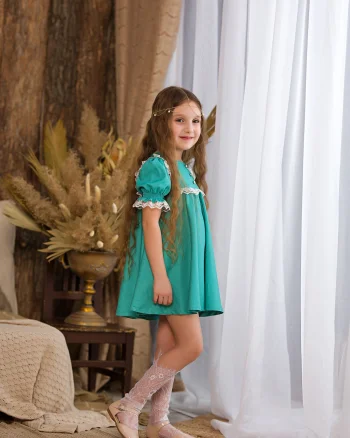 Rochie turquoise eleganta din in si dantela alba pentru fete - 9 ani