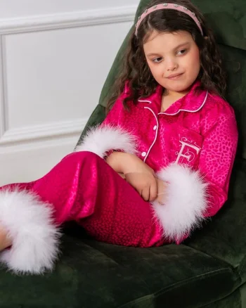 Pijama fuchsia din matase sintetica si mansete din blanita naturala pentru fete - Personalizare Broderie