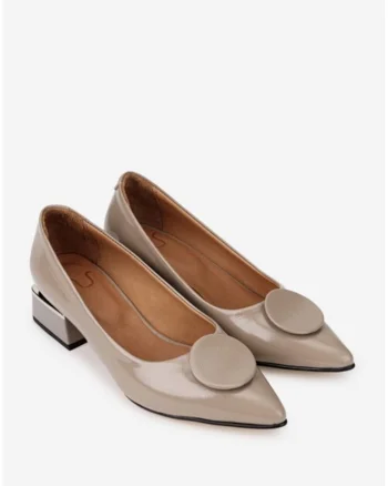 Pantofi dama  din piele lacuita taupe cu ornament