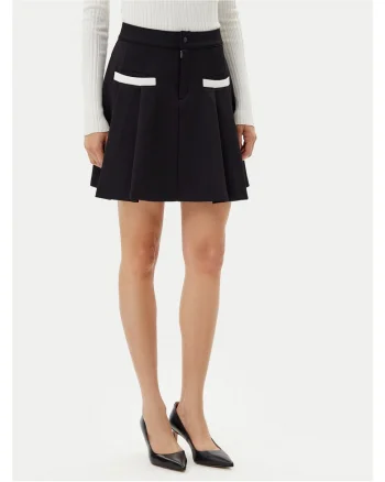 Fusta trapez  neagra, fabricata din material de calitate