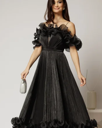 Rochie midi neagra in clos din voal satinat cu volanase la bust si la baza