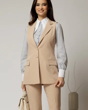 Vesta DY Fashion bej cambrata si inchidere la doi nasturi