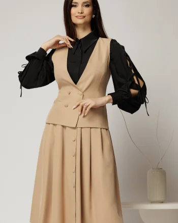 Vesta DY Fashion bej cambrata cu decolteu si inchidere la doi nasturi