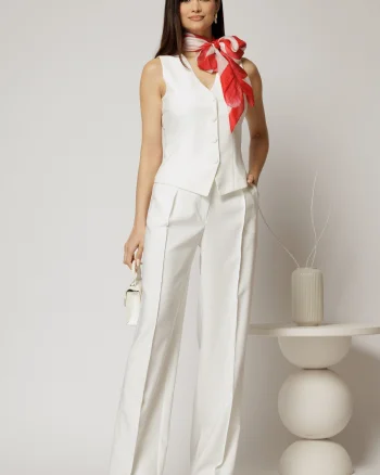 Pantaloni DY Fashion albi cu pliu din talie si banda cu nasture imbracat