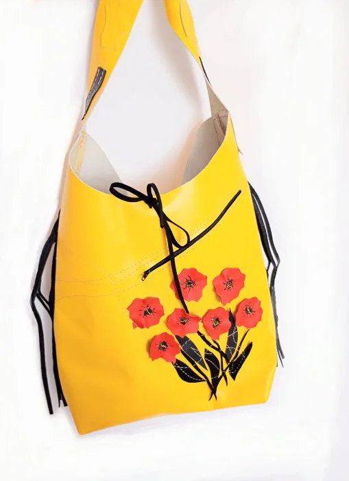 Geanta lemon handmade  din piele naturala ,cu maci ,unicat