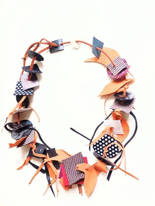 Colier handmade unicat multicolor din piele naturala