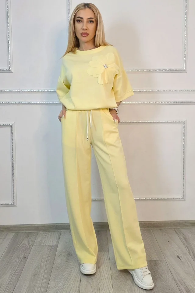 Compleu casual, doua piese Solenne, cu detaliu floral si cristale, Galben, Marime S/M/L