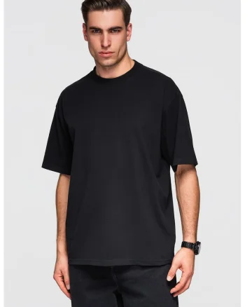 Tricou lejer cu decolteu la baza gatului